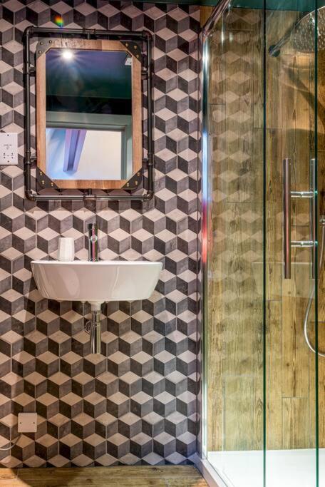 Style & Opulence In Georgian Chapel W Parking Apartamento Bath Exterior foto